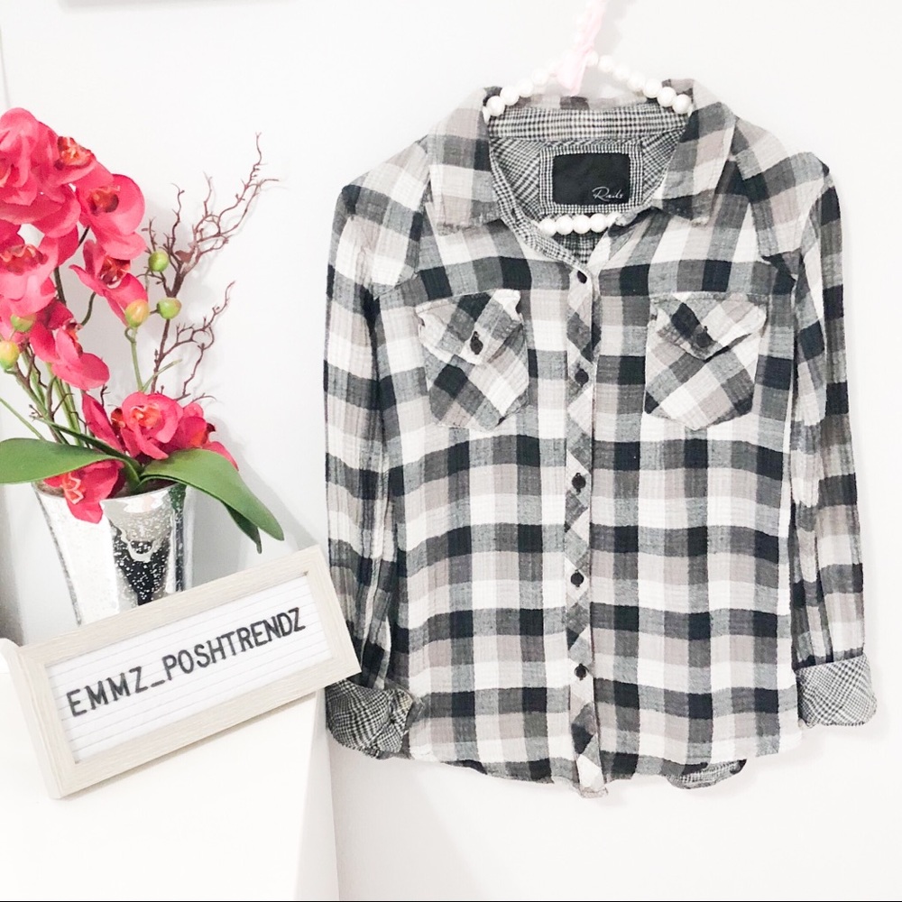 Rails Grey Plaid Flannel Button Down Size Small - image 1